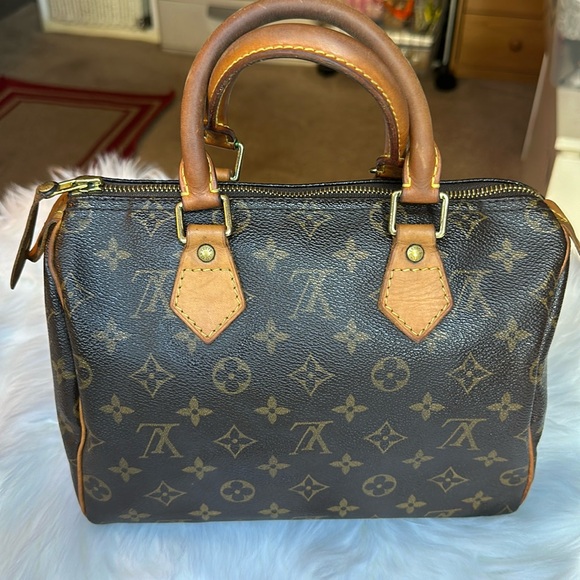 COPY - LV speedy 25 - Picture 1 of 15